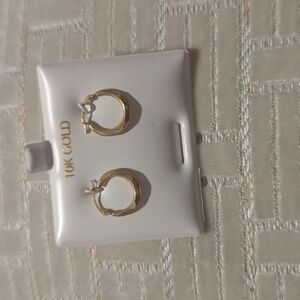 NWT 10k gold hoop earrings
